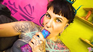 Tattooed alt girl tests z-filmz toywall deep cunny & Anal Toy hardcore