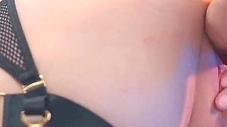 Threesome Lesbian Fun with Dildos and Sexmachine