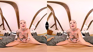Fucking, squirting and fisting Sasha Beart