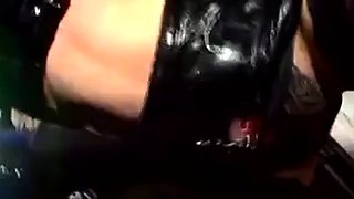Big-titted svenska Tinas Striptease