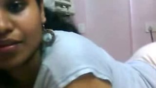 Cutest amateur South Indian girl on livecam exposing cameltoe