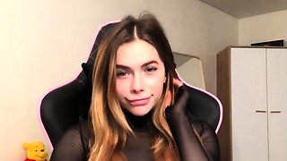 Hot amateur webcam teen masturbates for their fans