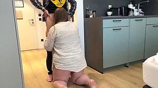 My Stepmom Showed Me How to Fuck in a Hotel – Big Ass MILF Mom Teaching Her Boy