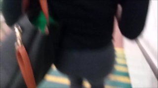 FAT JIGGLY ASS IN SPANDEX(MAJOR VPL!!!!!)