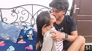 After Spending Time Together in the Park, a Guy Made Plans with His Girlfriend, Took Her Home, and They Had Passionate Sex