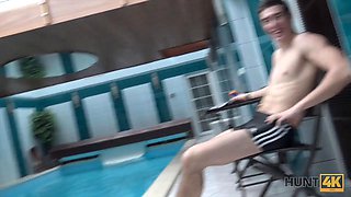 Pool Was The Perfect Place To Pick Up And Penetrate Girl For Cash