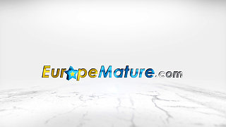 EuropeMaturE Auntie Trisha Solo Toy Masturbation