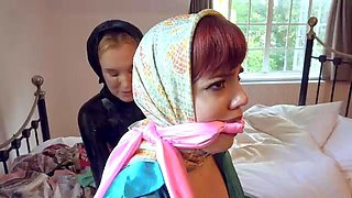 Ariel Anderssen Pervy Scarf Photographer Ties Zoe - Bondage