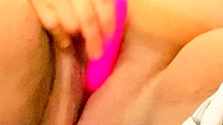 Amateur brunette ariana marie solo toying