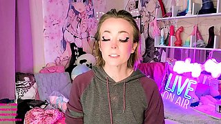 Amateur Blonde Teen Plays Solo with Toy Webcam Porn