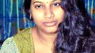 Hot Indian Mallu Aunty In Nightly Show