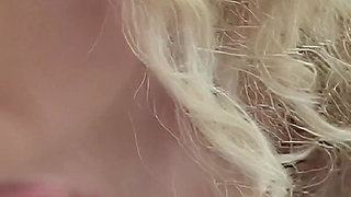 Reika Wants Cock and Facial