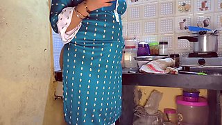 Indian Mom Catched Showing Her Body On Webcam Enjoys Fucking by Stepson xlx