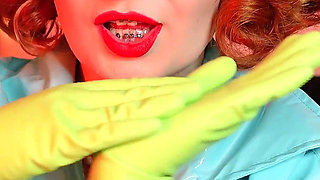 Hot pussy masturbation of horny MILF in rubber household gloves