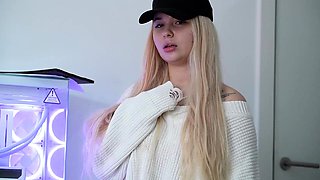 Fucked the Hot Courier Girl and Took the Package for Free
