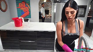 Azul Hermosa Comes Home To Blow Small Hands Who Is Doin