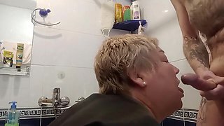 Slicing jizz on face, throat, cupcakes and vag