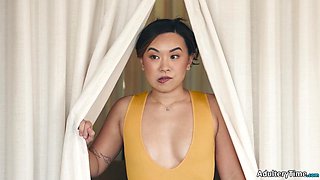Asian Masseuse Kimmy Kimm Gives Massage