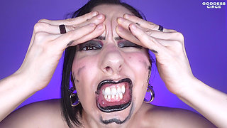Silly Faces - Natural Face with Heavy Make-up 3
