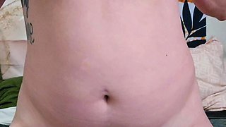 Mature British ho toying and masturbating