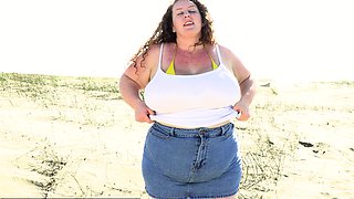 NAUGHTYNATURAL Hairy Beach Tease XXX