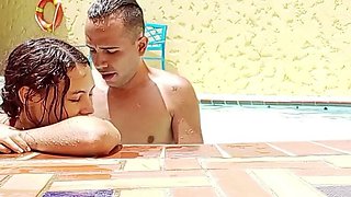 Homemade Teen Korean Girl Hardcore Sex - Doggystyle & Cowgirl in Water Ends with Aquatic Blowjob