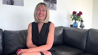 JacquieEtMichelTV - Lena Got Caught Up In The Game Of Group