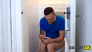Daddy4k. woke up her boyfriend while stepdaddy internal cumshot her