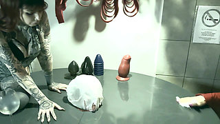 SPITWORM at the spitting table