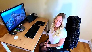 Amateur blondes pov blowjob and hardcore fun with lucky dude