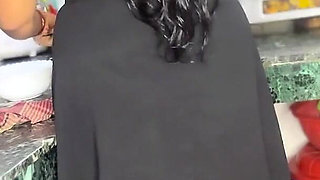 Desi Stepfather Ne Adult Stepdaughter Ko Ghar Mein Akela Paakar Choda Hardcore Hindi