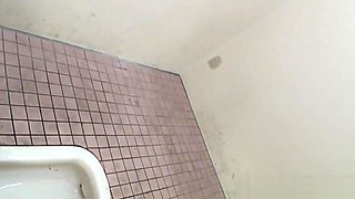 Kinky japanese ho pissing