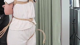 My Girlfriend Was Bound and Tied up with Rope, Experienced a Vibrating Orgasm, and Was Barefoot.