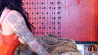 Jenevieve Hexxx Plays with MILF Arella Ferrera Who Is Fucked by Slave Boy