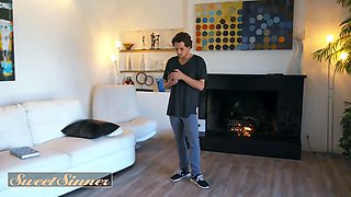 Tastey sinner - sneaky beauty gets her clit slurped and her figure pounded during a steamy cheating fuck