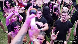 Perverse Family - Public Sex During Concert - Jennifer Mendez