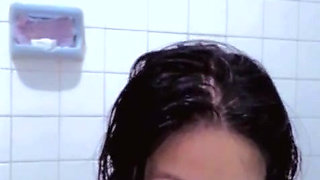 Playing with Dulceivanka in the bathroom