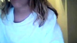 Tiny-titted amateur Liza rides her dildo on webcam.