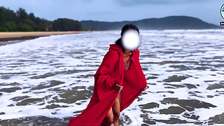 Public Beach Masturbate and Squirt