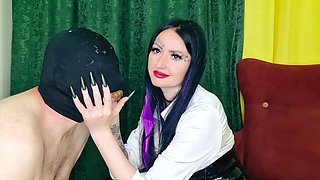 Slobbering and smacking from stringent Domme Nika. Face spanks and salivating.