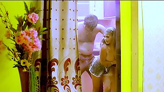 INDIAN BEAUTIFUL HOT ACTRESS POOJA KASHYAP SE SCENES
