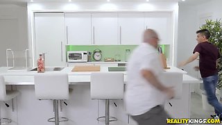 Brother's wife Naty Mellow sucks big cock and allows to drill her wet pussy