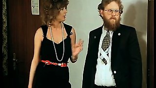 Bearded retro man enjoys a hairy pussy