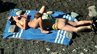 stepsister enjoys sex on the beach (voyeur)