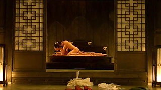 The Concubine (2012) Jo Yeo-jeong - scene3