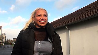 busty blonde babe natural boobs big breasted babe di