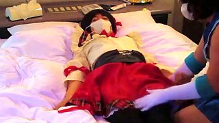 Asian Crossdressers Give a Helping Hand to Each Other