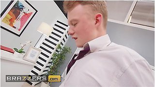 Yumtheeboss Visits The Shoe Store & Meets The Foot Fetishist Salesman Who Offers His Dick