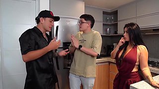 Alejandra Palacios, Pipe Boy And Nick Jowel - Pago Las Deudas De Mi Marido Teniendo Sexo Intenso Con El Usurero De Gran Pene Delante De El