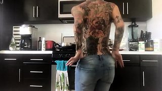 Pornstar Cooking Bacon Naked